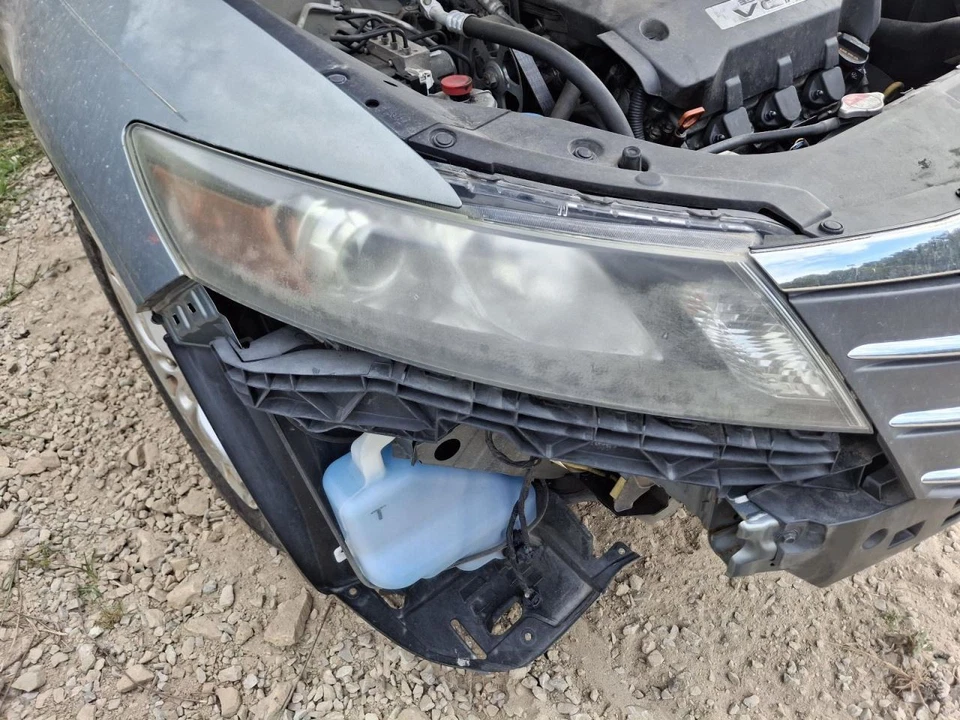 2010 Honda Crosstour Right Passenger Headlight Assembly - Used, OEM, Peeling - Image 1 of 1