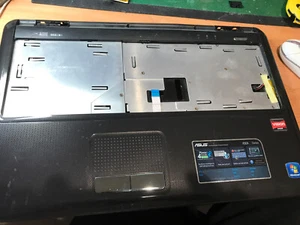 ASUS X5EA X5EAE X5EAC SCOCCA SUPERIORE PALMREST CON TOUCHPAD - Foto 1 di 1