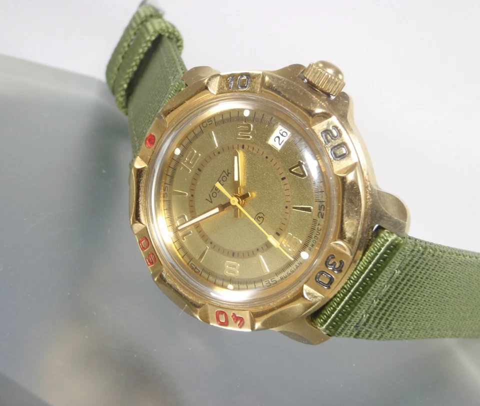 Reloj mecánico vintage militar VOSTOK Komandirskie URSS indicador de fecha 18 j Foto 1 de 4