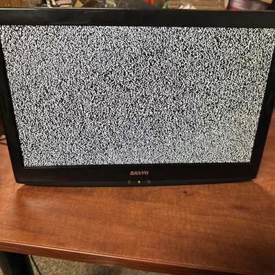 Sanyo 19” DP19640 LCD TV Monitor HDMI 720p HD - Image 1 of 4