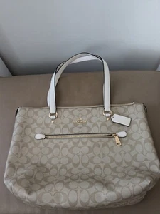 Coach Gallery Tote In Signature Canvas Light Khaki Chalk F79609 New Never Used - Picture 1 of 5