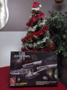 Star Trek AMT Enterprise A Modellbausatz im Maßstab 1:537 #8617 Factory Sealed - Bild 1 von 6