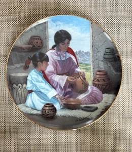 Hamilton Collection Proud Indian Families Beautiful Creations, #0575A - Picture 1 of 3