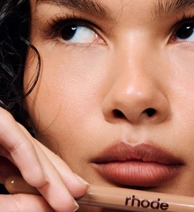Rhode Bend Peptide Lip Shape - Soft Peachy Beige - BNIB - Bild 1 von 4