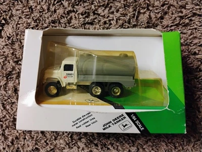 Ertl #5545 John Deere Milk Tanker Hauler Truck 1:64 Scale DIECAST  - Image 1 of 4