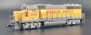 N Scale - Kato 176-043 - EMD GP50 - Missouri Pacific #3528 - No Box - Needs Work - Picture 1 of 10