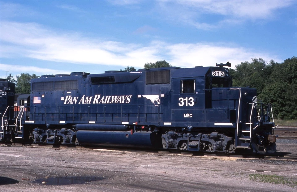 Slide original: Pan Am Railways / Maine Central GP40 313 - Imagem 1 de 1