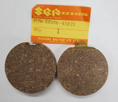 59302-45830 SUZUKI OEM PASTILLAS DE FRENO DELANTERAS 77-79 GS750, E GS400,X Foto 1 de 4