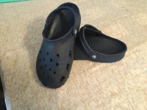Decent/Clean Crocs Classic Unisex #10001 Casual Slip On Clogs M8W10 Bk FREESHIP! - Picture 1 of 9