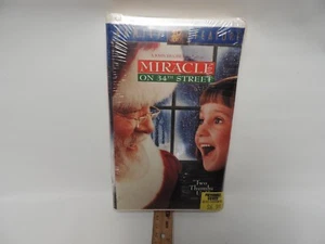 Miracle on 34th Street (VHS, 1995) Blockbuster previously viewed, sealed - Bild 1 von 2