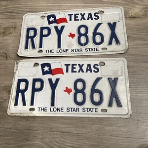 Par de matrículas de Texas de la década de 1990 RPY 86X - Imagen 1 de 2