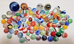 VINTAGE BARNYARD MARBLE FIND 90 MARBLES - Picture 1 of 4