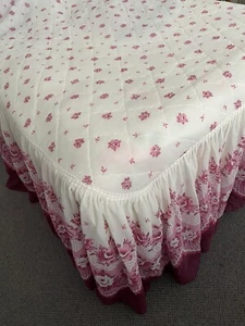 Double Quilted Bedspread & 2 Pillow slips 70’sPink Floral Nylon Deep Frill Skirt - Picture 1 of 6