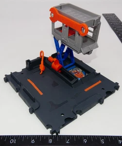 Hot Wheels City Downtown Repair Station Base & Lift Replacement Parts Only - Picture 1 of 7