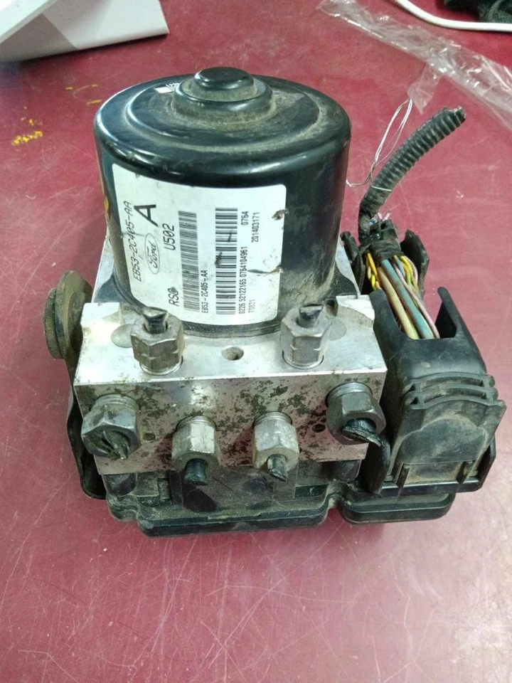 Conjunto de bomba de freno antibloqueo Ford Explorer 2014-2015 OEM usado Foto 1 de 1