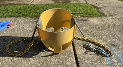 Columpio para niños pequeños - a prueba de óxido y cómodo para niños pequeños, respaldo alto cerrado Foto 1 de 4