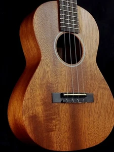Martin T1 Uke FSC Tenor Ukulele, acoustic, natural finish - Picture 1 of 10