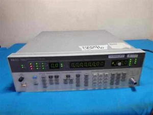 Hewlett Packard Agilent 8657A Signal Generator 0.1-1040 MHz Made in UK w/o Fan - Picture 1 of 11