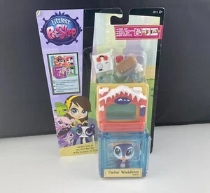 Littlest Pet Shop Parker Waddleton Penguin #3823 BNIB - Picture 1 of 5