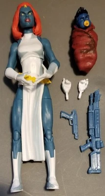 Figura de acción suelta de cómics clásicos de Marvel Legends MYSTIQUE VHS Foto 1 de 2