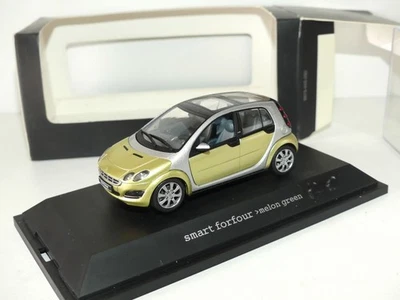 SMART FORFOUR Vert et Gris SCHUCO 1:43 - Photo 1/2