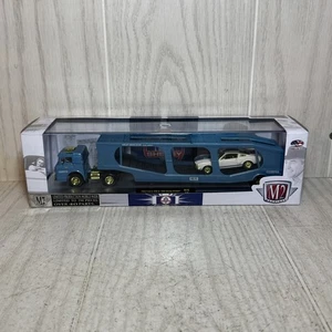 M2 Machines Autotrasportatori Shelby 1964 Ford C-950 & 1966 Shelby GT350 R15 CHASE - Foto 1 di 12