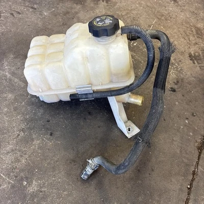 Chevrolet Tahoe 2000-2004 depósito de refrigerante tanque de expansión botella OEM usado Foto 1 de 4
