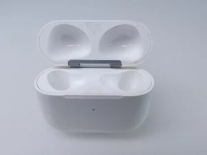 Apple AirPods 3. Génération MagSafe boîtier de charge A2566 étui VIDE d'occasion #44 - Photo 1/6