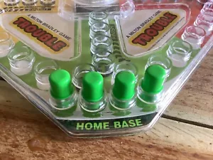 MILTON BRADLEY POP-O-MATIC PROBLEMA - PIEZA DE JUEGO DE REPUESTO - LA VENTA ES PARA 1 VERDE - Imagen 1 de 3