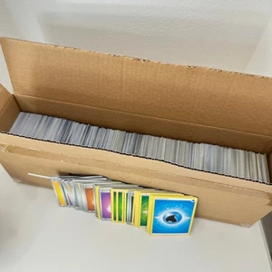 Pokémon Energiekarten - 6 Pfund Bulk Lot - Gemischte Sorten - Ideal für Deckbau - Bild 1 von 6