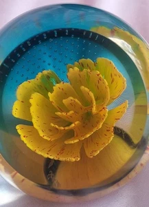 Caithness Vintage handmade art glass paperweight Engrave Yellow Carnation A47781 - Picture 1 of 19