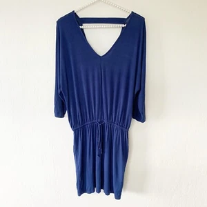 Mini abito Krisa Revolve blu navy scollo a V schiena a V taglia XS - Foto 1 di 8