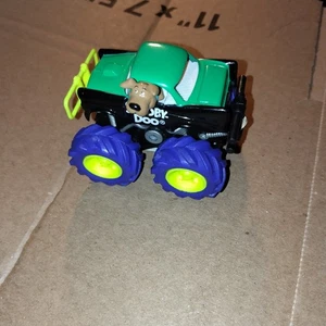 Pull Back '57 Chevy Friction Car w/ Scooby Figure Cartoon Network Scooby Rally - Picture 1 of 3