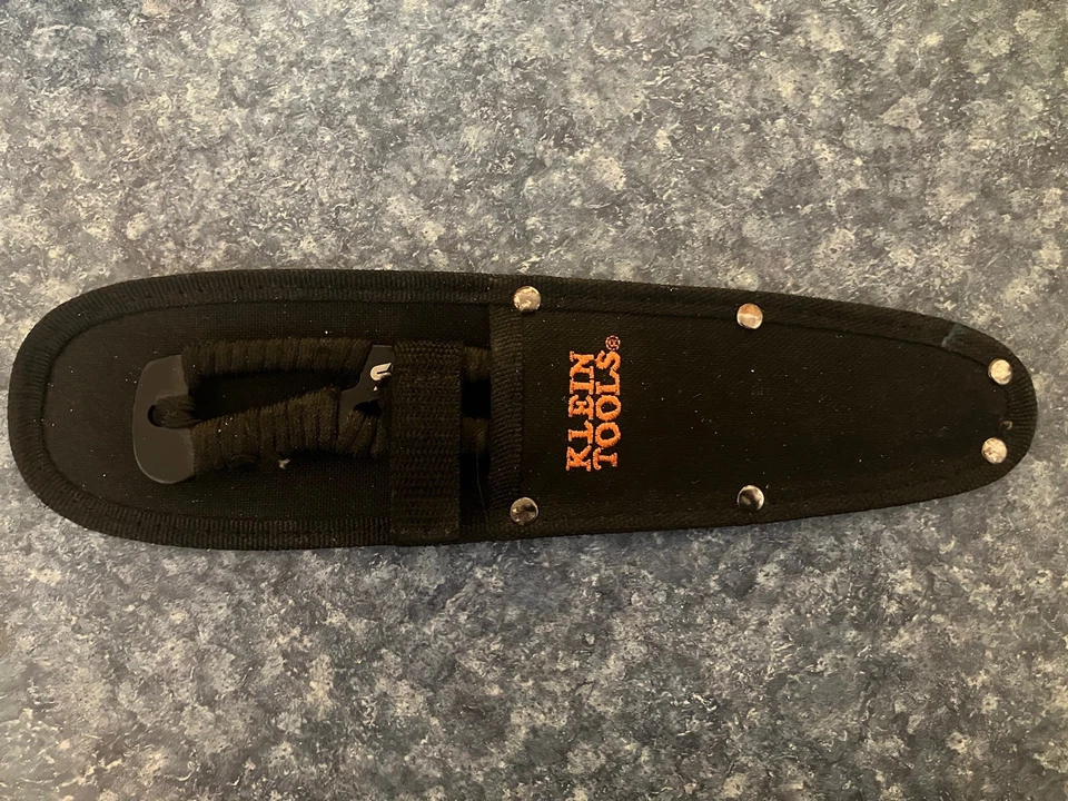 Cuchillo SOG Full Tang con mango con cable Foto 1 de 4