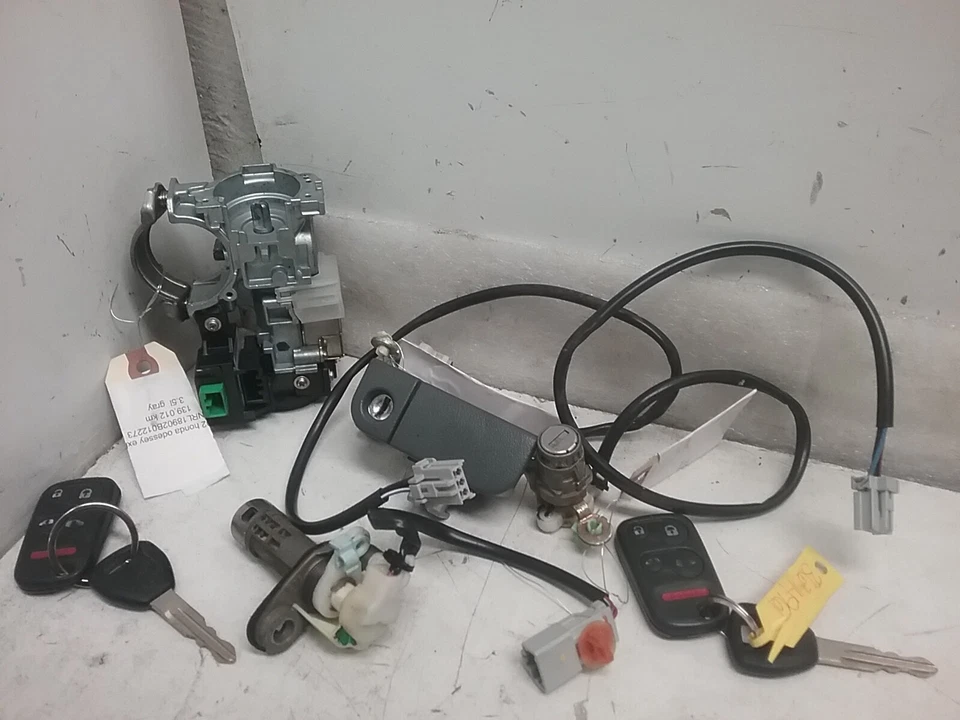 1999-2002 Honda Odyssey Ignition Switch Key Front Door Lock Cylinder Glovebox - Изображение 1 из 4