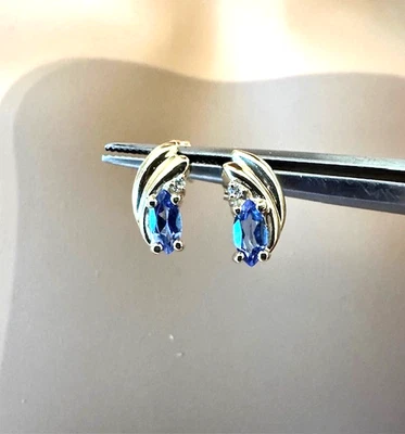 Aretes Estate de turmalina de oro amarillo de 14K Foto 1 de 4