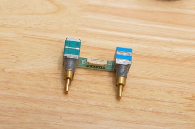 AF/RF GANANCIA M-CH/SHIFT POTS: TRANSCEPTOR ICOM IC-706MKIIG HF/VHF/UHF B5208A Foto 1 de 2