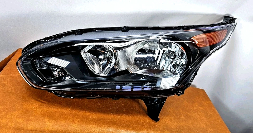 FARO DELANTERO IZQUIERDO FORD TRANSIT CONNECT 2014-2018 RECAMBIO NUEVO #B Foto 1 de 4
