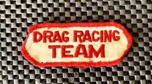 "DRAG RACING EQUIPO COSTURA BORDADA EN SOLO PARCHE PISTA RECTA 3 1/2"" x 1 1/2"" - Imagen 1 de 2