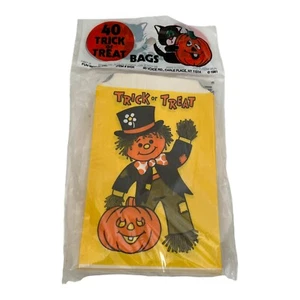 Vintage Fun Halloween World Trick Or Treat Scarecrow Design 40 Bags RARE 1981 - Picture 1 of 8