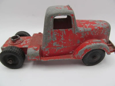 Tootsietoy Red truck made in usa number 1 - Image 1 of 4