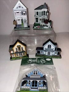 Lot of 5 Vintage Shelia's Collectibles Wooden Houses 1999 & 2000 - Picture 1 of 14