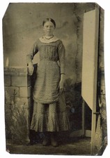 YOUNG WORKING WOMAN AND REFLECTOR REFRACTOR TINTYPE PHOTO