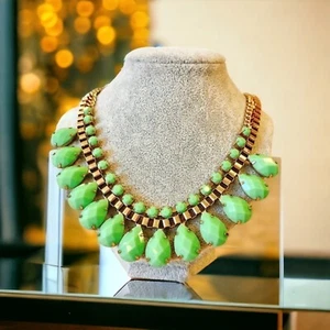 MINT GREEN FAUX GEMSTONE GOLDTONE 18" NECKLACE - Picture 1 of 1