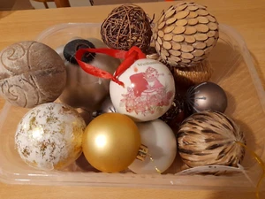 verschiedene Baumkugeln, Deko-Kugeln, Nr. 9 - Bild 1 von 3