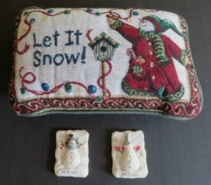 LOT Let It Snow Decorative PILLOW + MAGNET Snowman Winter Theme Seasonal Throw - Imagen 1 de 4