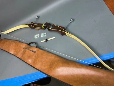 Vintage Hoyt Archery  Pro Medalist recurve LH  66"- 4PM 267 #33 , w/ Carry Bag - Image 1 of 4