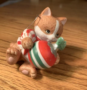 Gatto gattino Bronson vintage con ornamento porcellana ornamento Natale - Foto 1 di 3