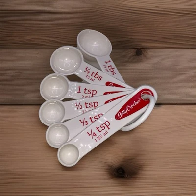 Vintage Betty Crocker Measuring Spoons Set of 6 White With Red Accent EUC - Image 1 of 4