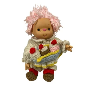 Bambola gelato vintage all'uncinetto a mano peluche nonna rosa filato capelli con supporto 11" - Foto 1 di 10